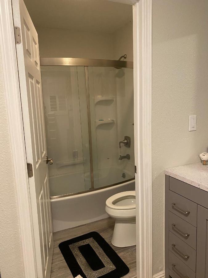 Private La Bedroom W Private Half-Bathroom - Ac - Wifi - Private Fridge -Smart Tv ลอสแอนเจลิส ภายนอก รูปภาพ